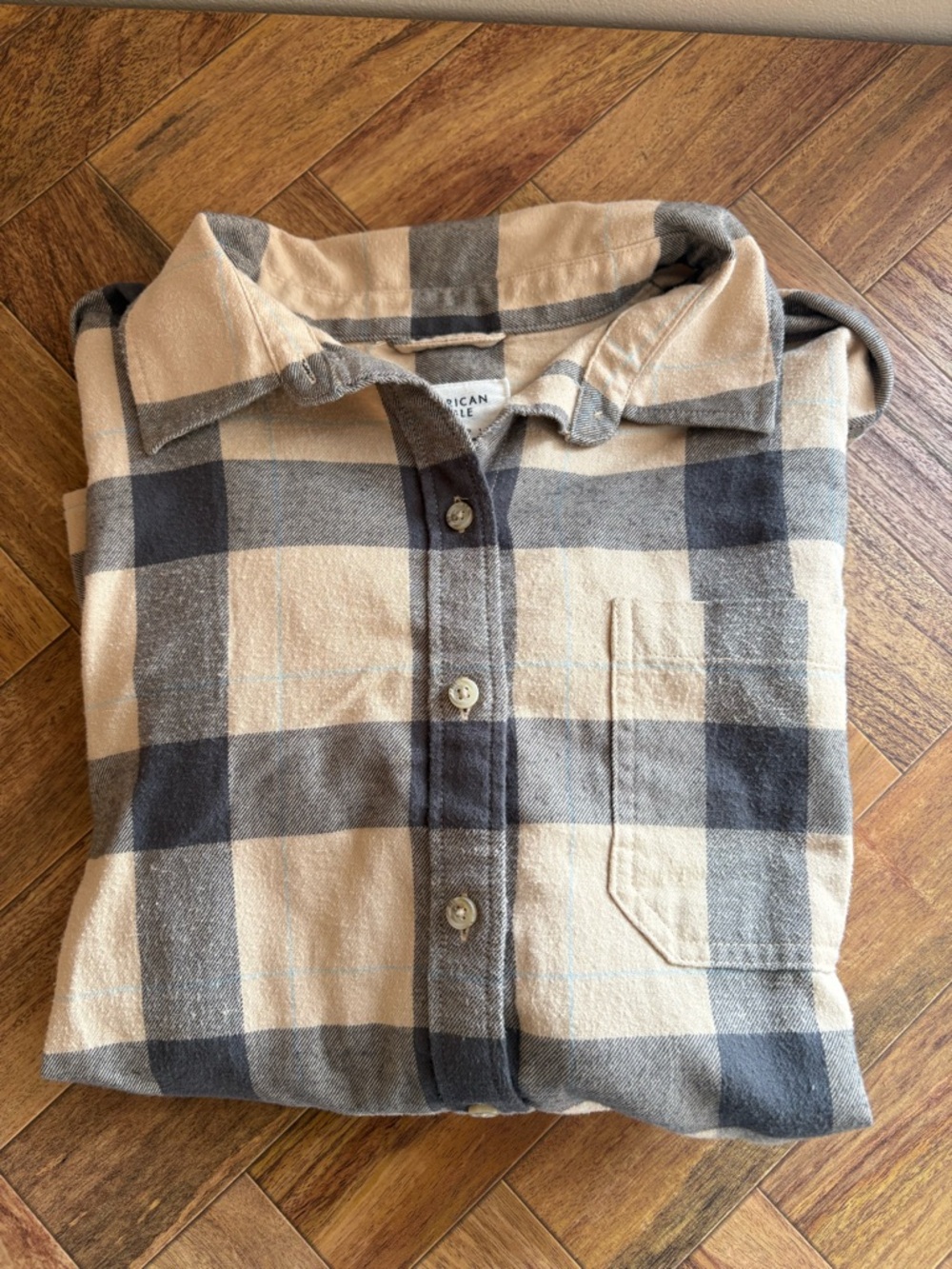 American Eagle Outfitters Oversized Plaid Button-Up Shirt